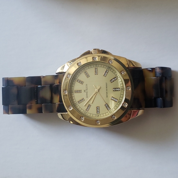 Watch - Picture 2 of 2